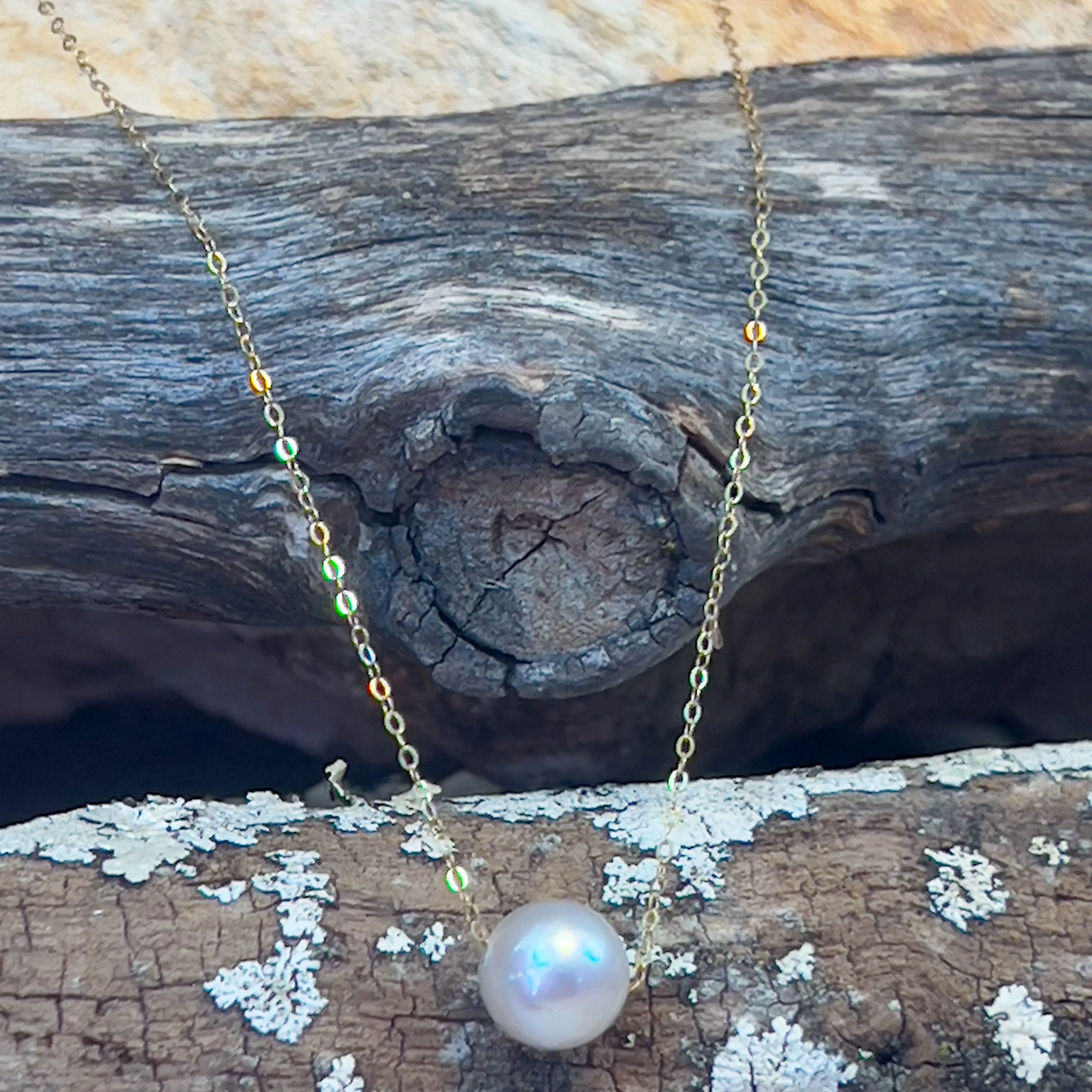 18kt Yellow Gold Akoya Pearl 7.5mm necklace