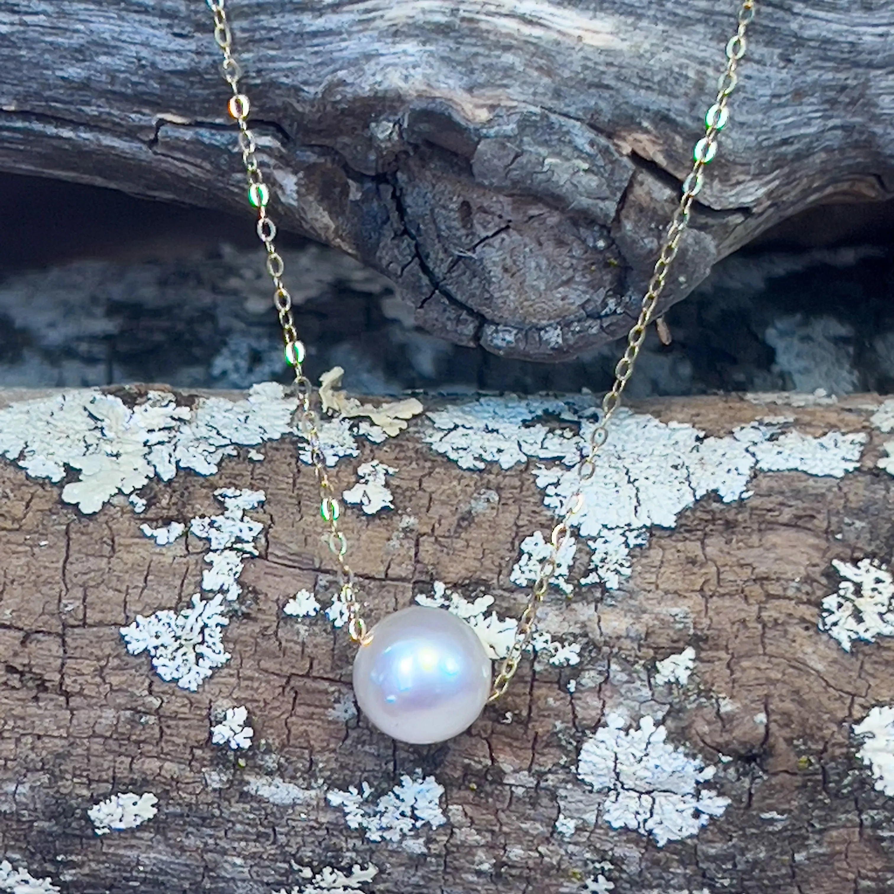18kt Yellow Gold Akoya Pearl 7.5mm necklace