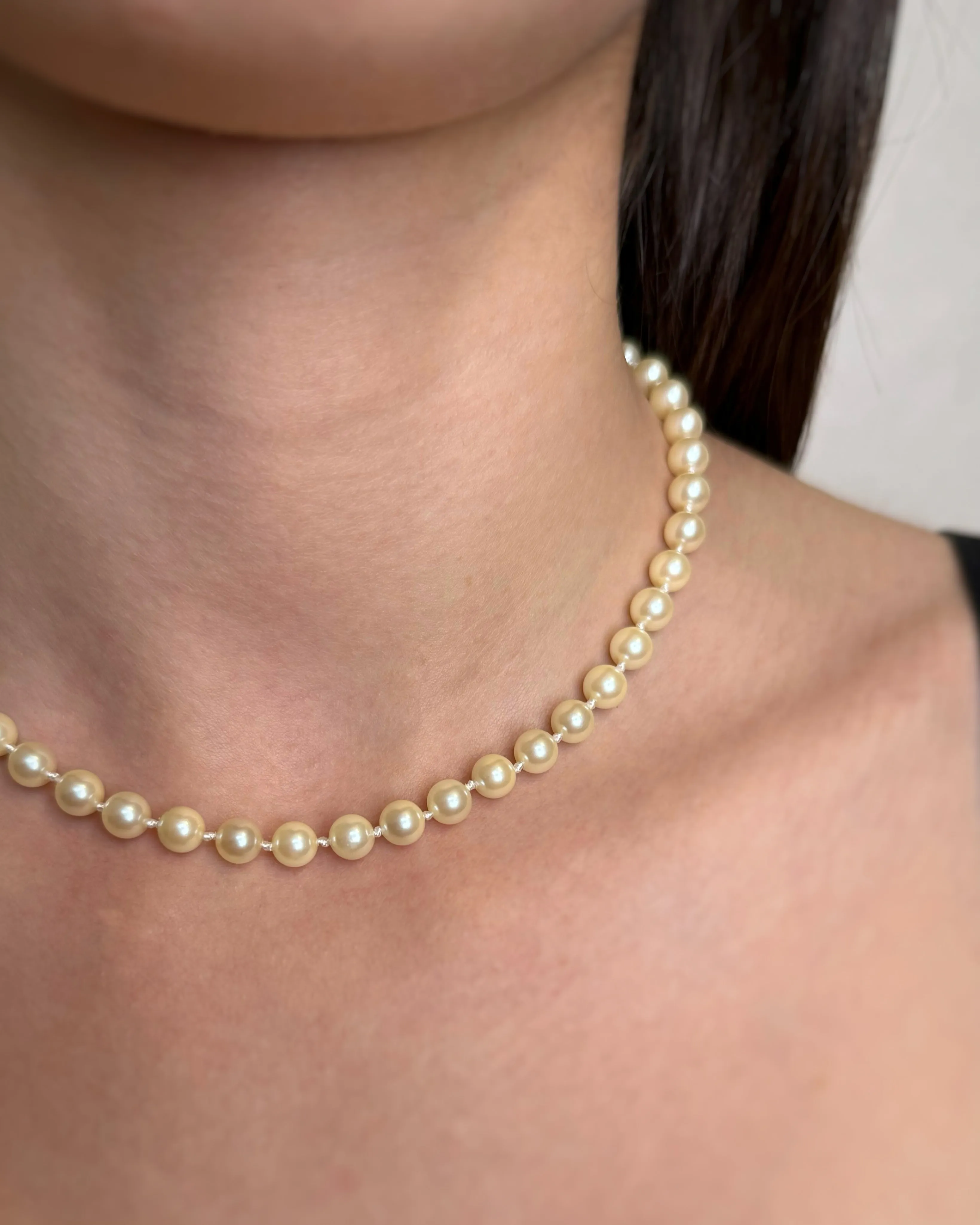 BEIGE PEARL NECKLACE