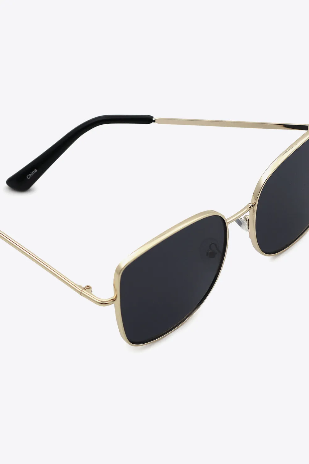 Classic Metal Wayfarer Sunglasses