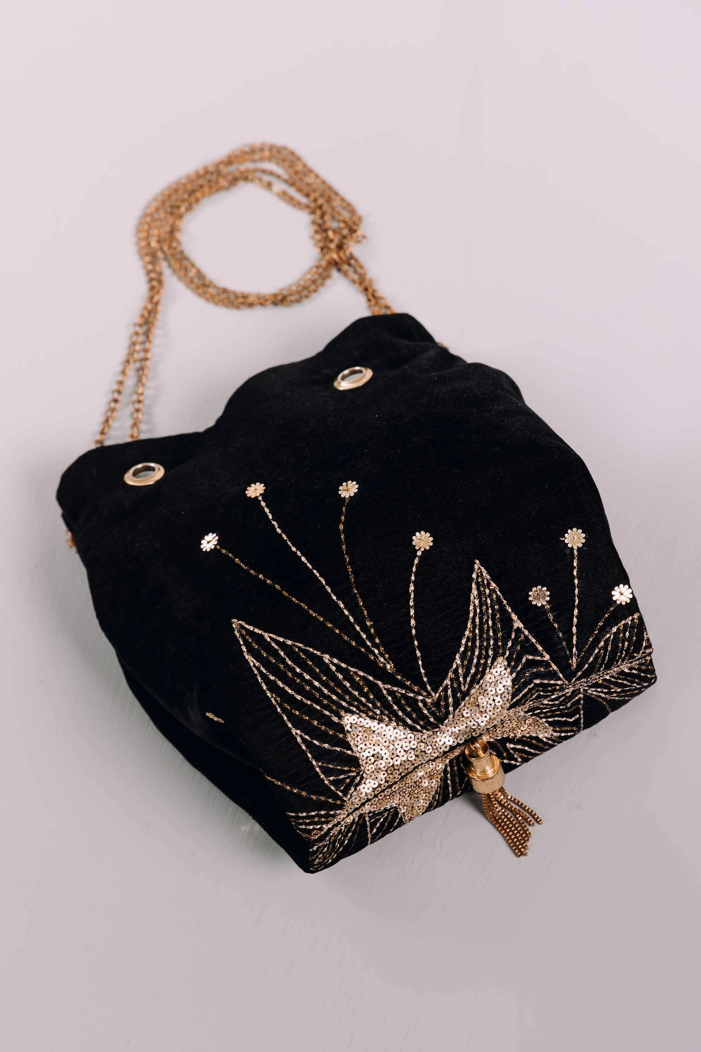 Embroidered Pouch - KFW24-152