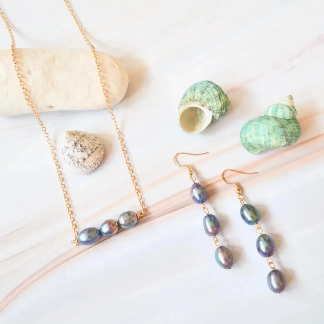 Luminous Freshwater Pearl Pendant Hawaiian Necklace