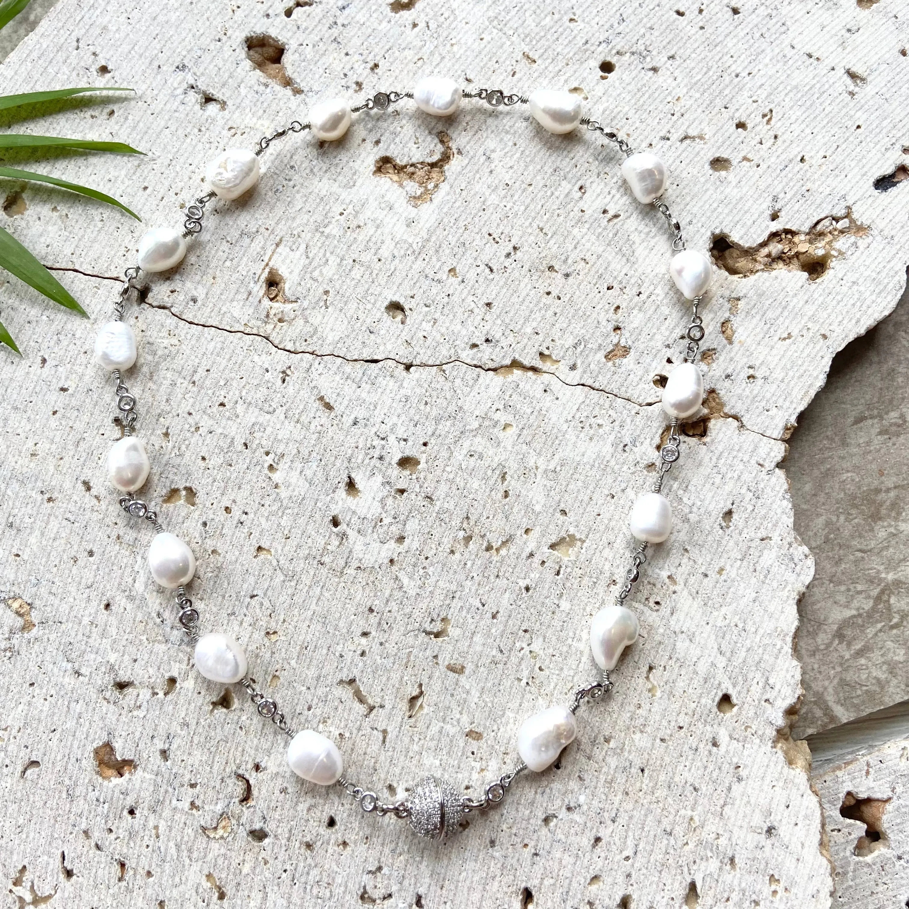 Magnetic genuine pearl necklace boutique salon bridal ocean
