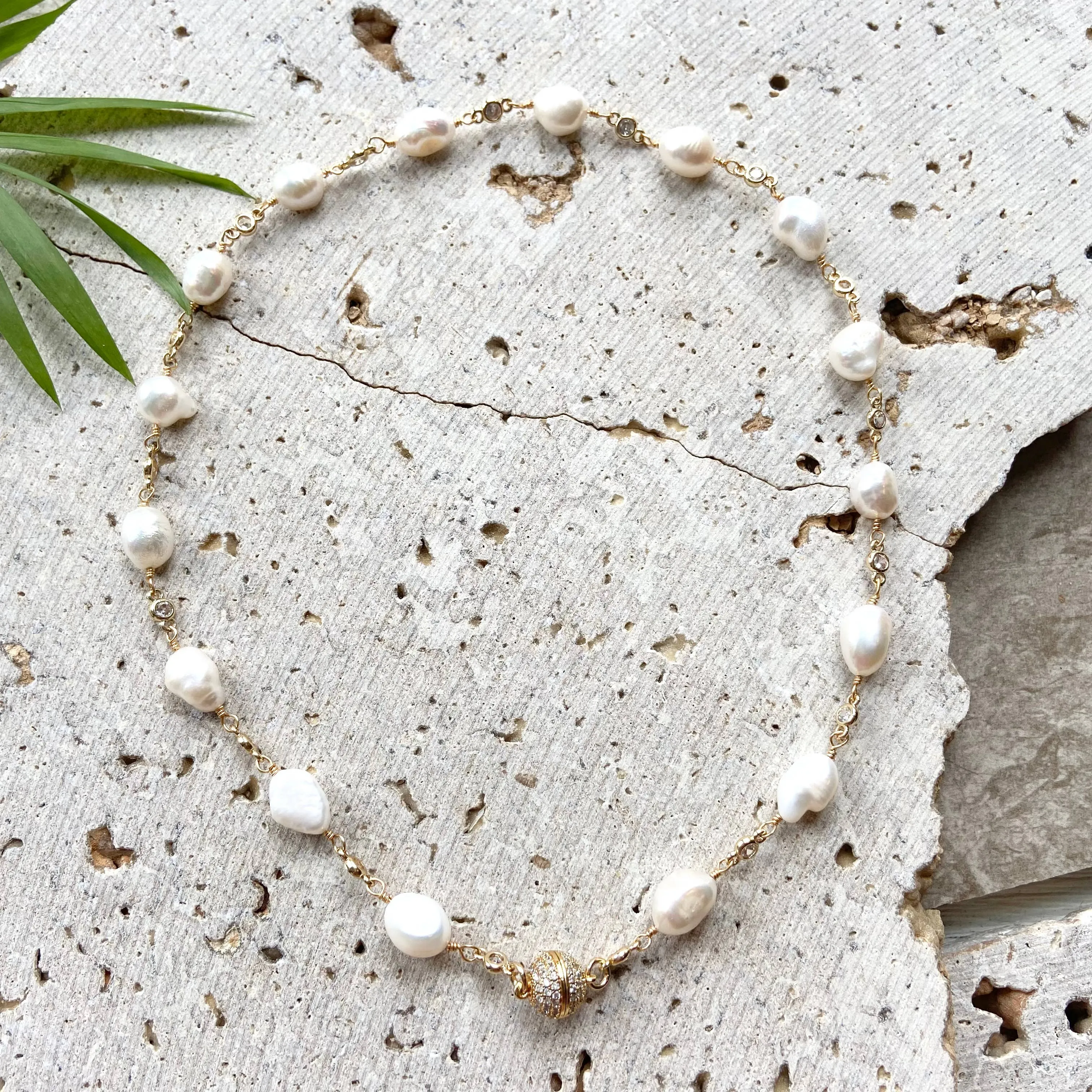 Magnetic genuine pearl necklace boutique salon bridal ocean