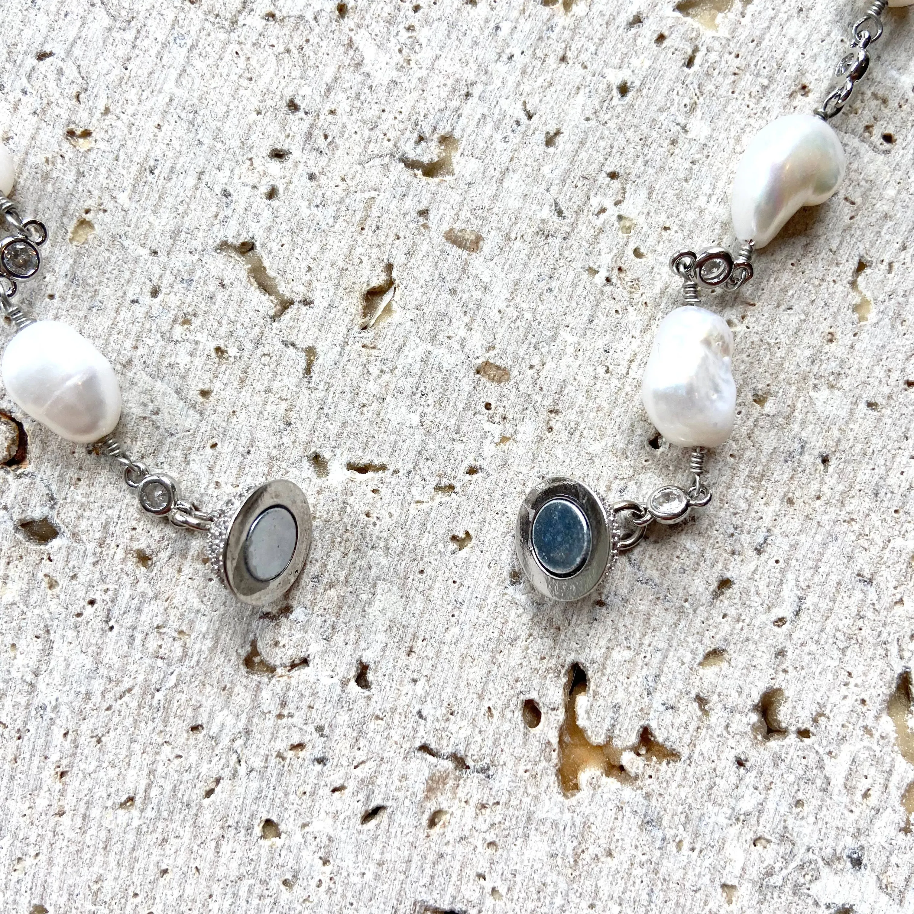 Magnetic genuine pearl necklace boutique salon bridal ocean