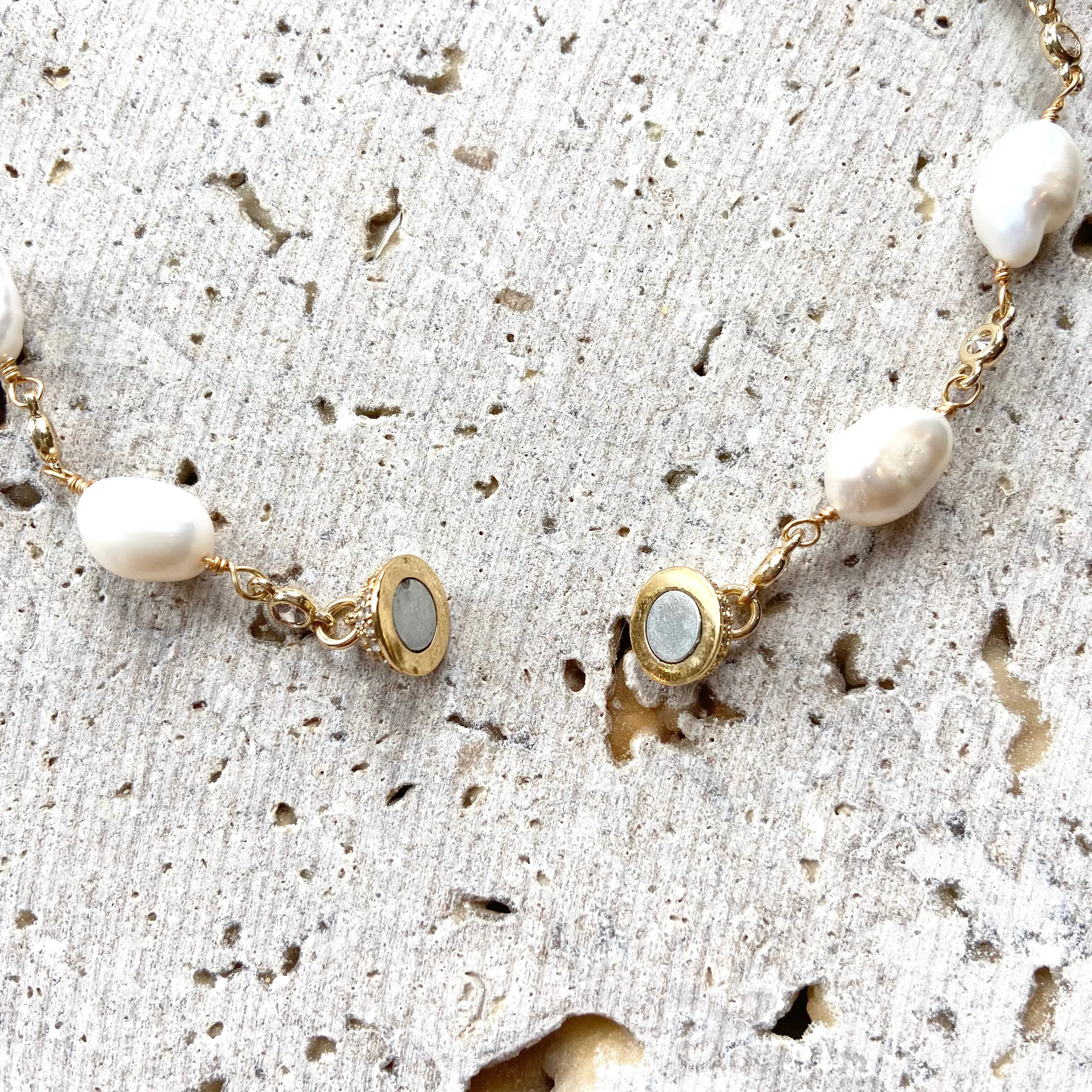 Magnetic genuine pearl necklace boutique salon bridal ocean