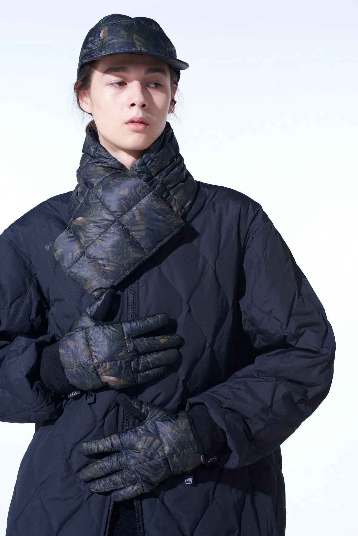 【S'YTE X TAION】DAHLIA CAMOUFLAGE QUILTED DOWN GLOVE