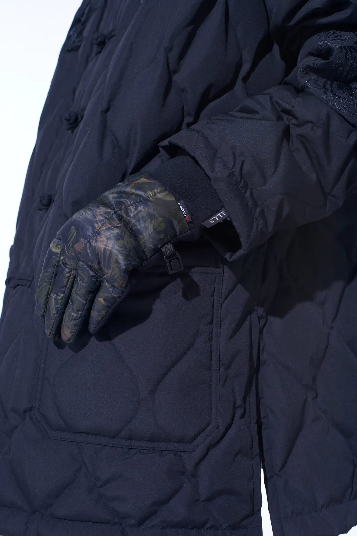 【S'YTE X TAION】DAHLIA CAMOUFLAGE QUILTED DOWN GLOVE